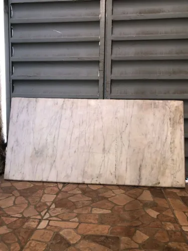 Pedra de mármore verdadeiro, original, antiga totalmente diferente das pedras atuais .