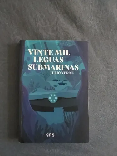 Vinte Mil Léguas Submarinas - Júlio Verne