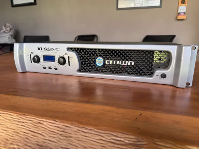 Amplificador / potência Crown XLS2500