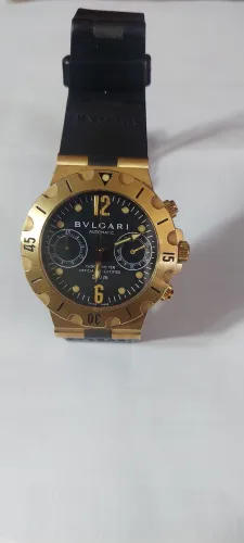 Relógio Byugari modelo Diagano scuba ouro