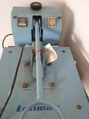 Vende-se máquina de estampar camisa (usada em excelente estado de conservação)Lanmax...