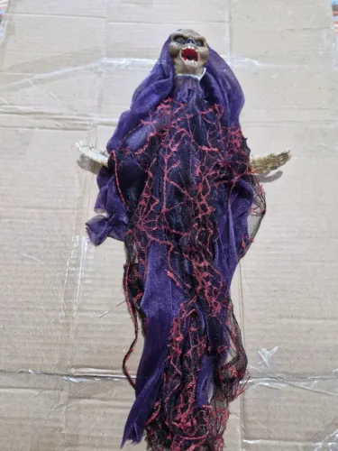 Caveira Eletronica e Musical 40x20CM Usada