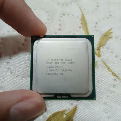 Intel Pentium Dual-Core E2220 2.40Ghz