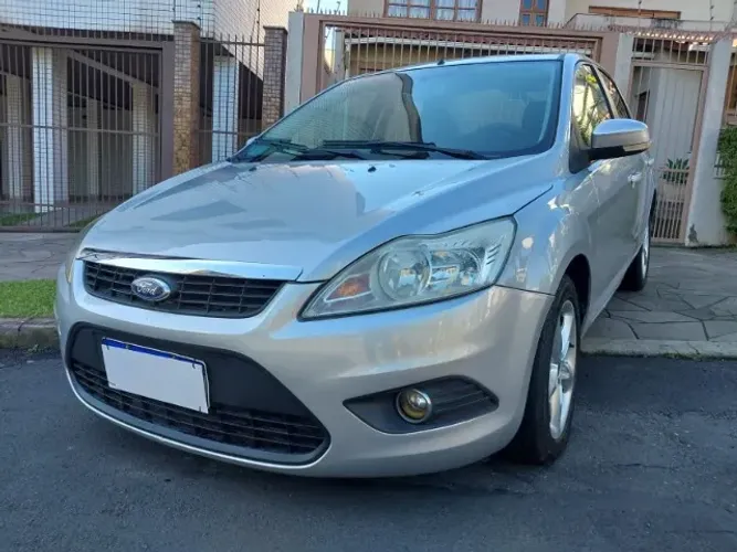 2010 Ford Focus Sedan Automático Top Multimidia Financio/Avalio Troca