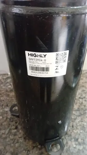 Compressor de Ar Condicionado 30.000 BTU R22 Highly SHV73YC4-U