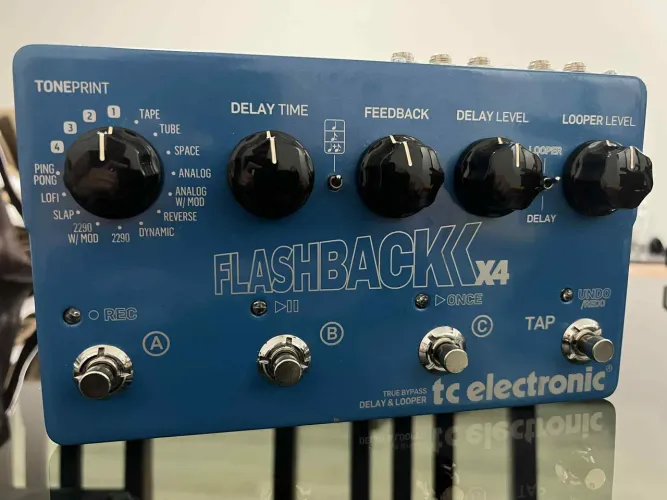 Pedal Flashback X4 tc eletronic