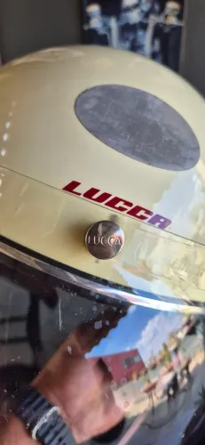 Capacete custom lucca