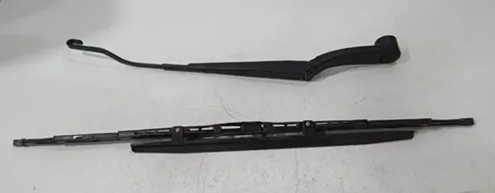 Braço Limpador Parabrisa Direito Veloster 2012 2013 2014 - Direito