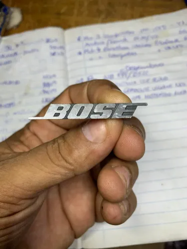 Logotipo Bose (5x0,7cm) para caixa acuatica
