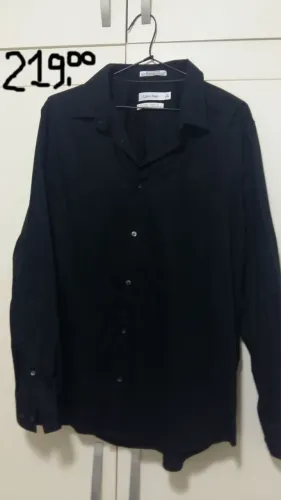 Camisas sociais da Calvin Klein