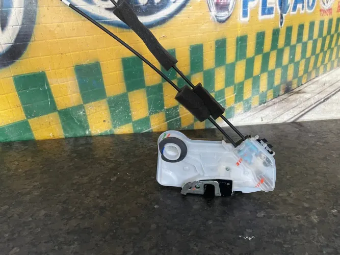 Tranca porta dianteira esquerda honda hrv 2025