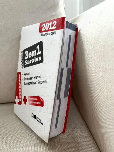 Livro - Códigos 3 em 1 Saraiva