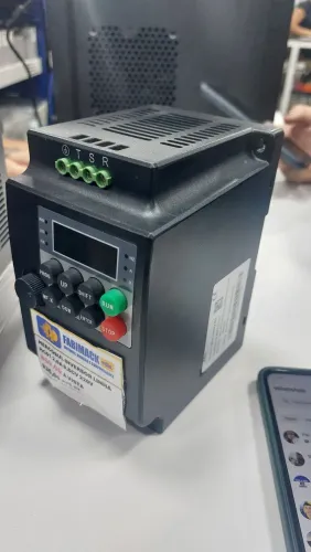 Inversor de frequência 2.5a 0,5cv 220v mercosul