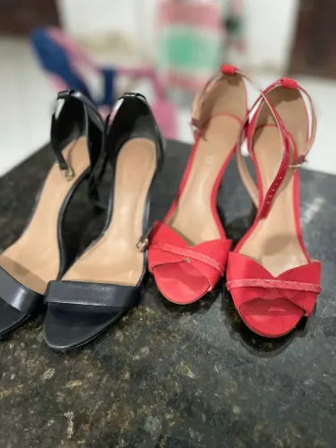 Salto Arezzo vermelho e preto