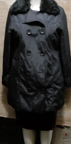 Casaco  cortelle preto com gola de pele