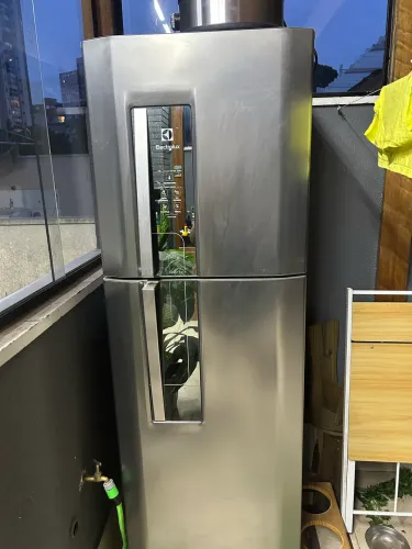 Geladeira Eletrolux Frost Free / 402L de capacidade