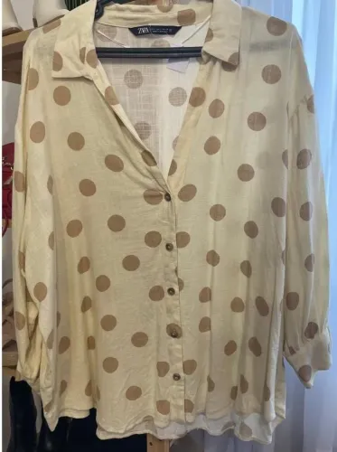 Camisa Zara Poá Bege Feminina