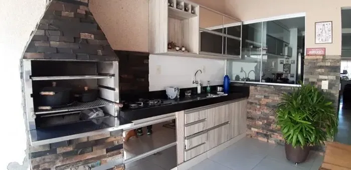 Casa com 3 Quartos e 2 banheiros à Venda, 141m²- Vila Carmosina - São Paulo, SP