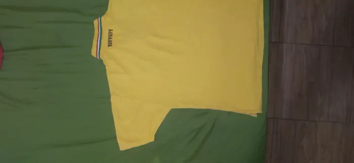 Camisas da Ferrari Liverpool e Brasil