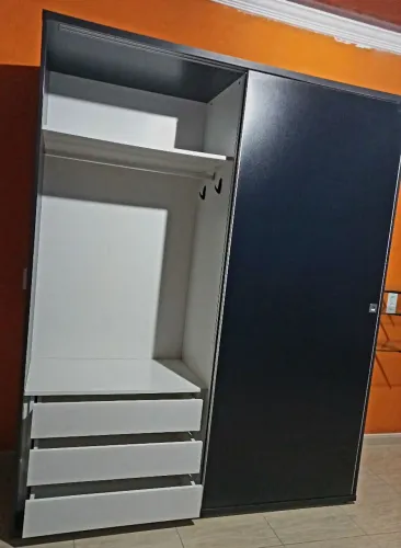 Guarda-Roupa Preto TOK & STOK