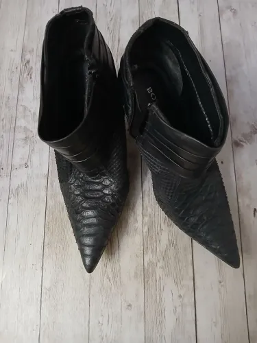 Bota feminina de couro da Botero