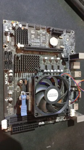 Placa mãe AFox com processador AMD FX-6300 Six Cores 165,00