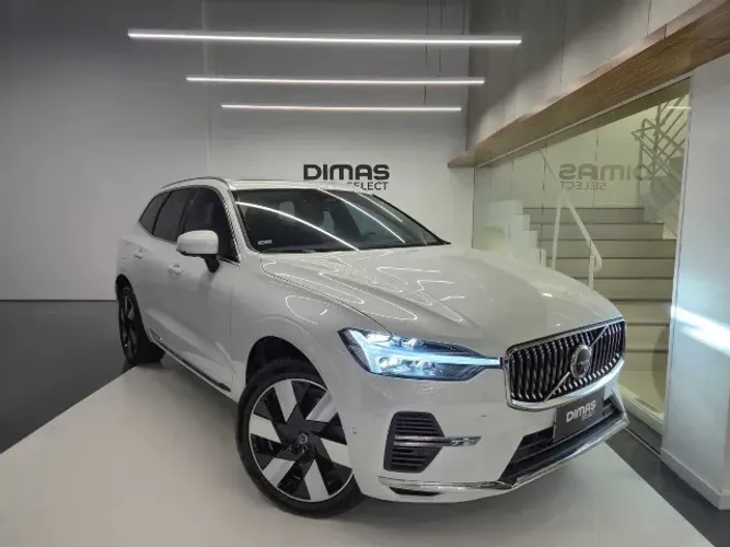 Volvo XC-60 T-8 Ultimate 2.0 AWD (híbrido) 2024