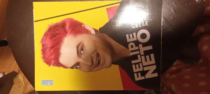 Livro Felipe Neto Autografado