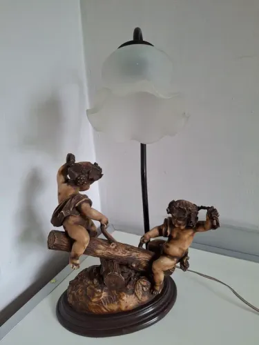 Luminária de Mesa com Esculturas de Anjos