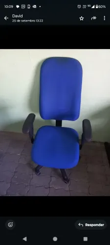  Duas Cadeiras de escritório 