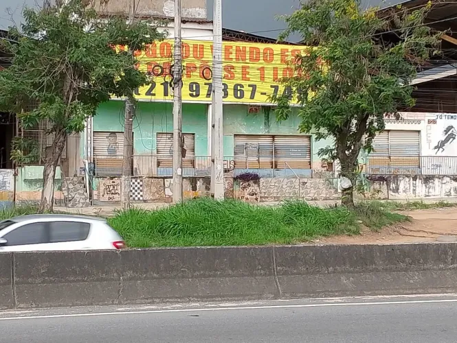 ALUGO OU VENDO EXCELENTES GALPÕES.         