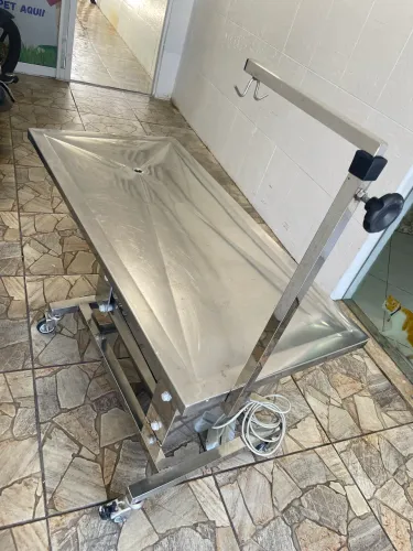 MESA CIRÚRGICA PANTOGRÁFICA INOX COM SUPORTE ODONTOLÓGICO ( estado de nova ) 