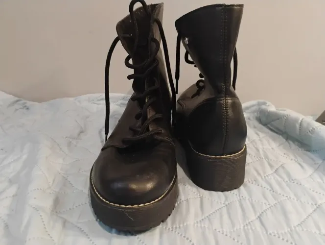 Cuturno/bota feminina tamanho 37