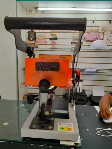 Máquina de estampar copo de longe drinks e canetas