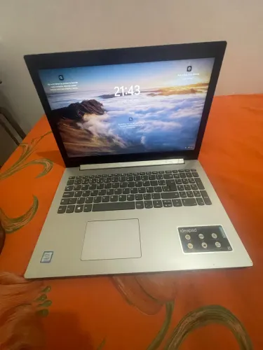 Notebook Lenovo i5 ( Oitava Geração)