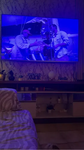 Televisão de 65 polegadas
