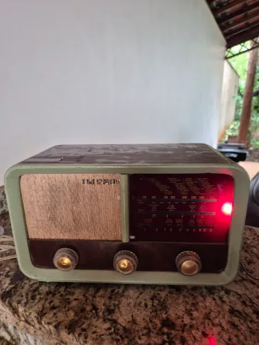 Rádio antigo Simpson. Década 40 a 50.