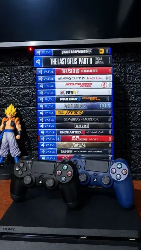 PS4SLIM +2 controles +19 jogos ( leia a descrição)
