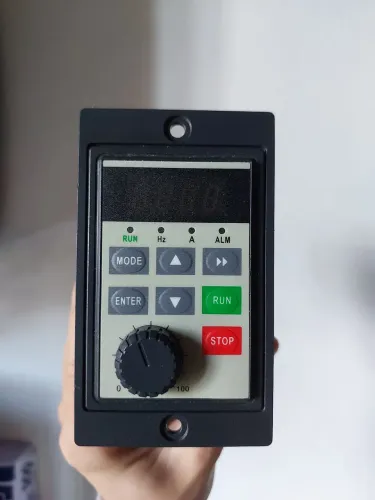 Inversor De Frequência 1hp 750w Monofásico Para Trifásico 220v Novo