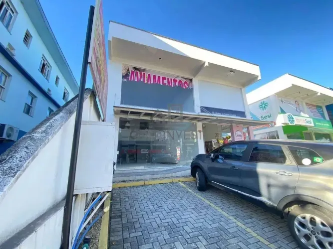 Sala comercial com 140m² no bairro Jardim Maluche!!!