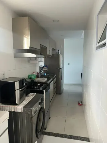 APARTAMENTO MOBILIADO À VENDA NO ED. MONTFORT | ANDAR ALTO, 2 QUARTOS E 2 VAGAS DE GARAGEM