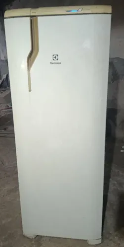 GELADEIRA ELETROLUX DISPONÍVEL