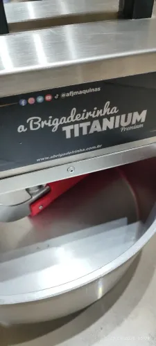 Panela pra mexer brigadeiro e recheios ( brigadeirinha) Titanium Premium Com tela