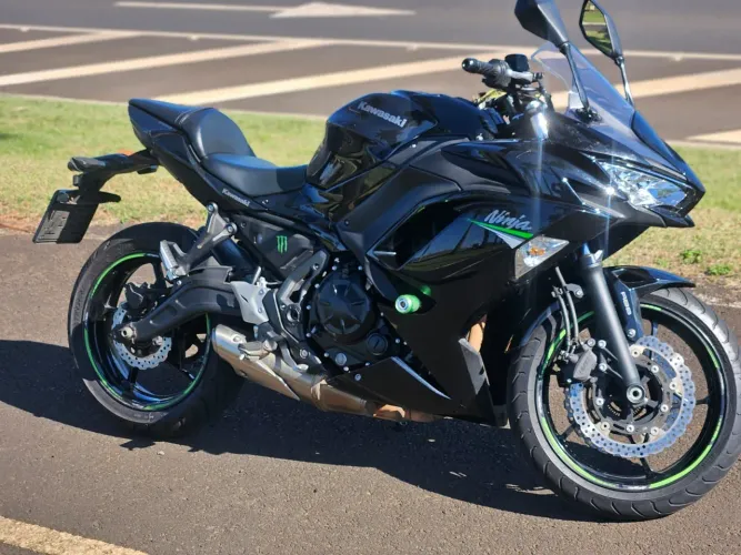 Vende se moto kawasaki.