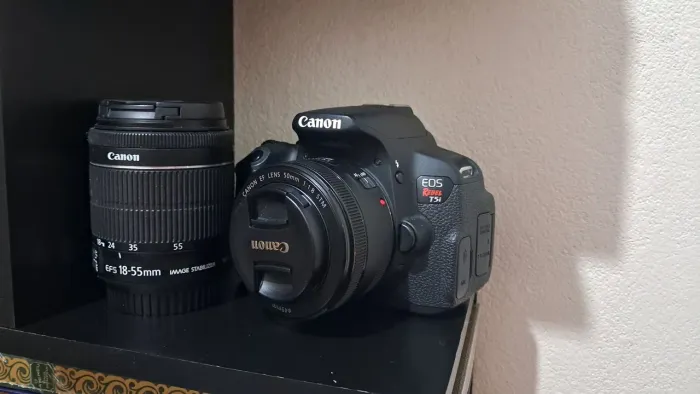 Canon T5i + lente 18-55 + lente 50mm