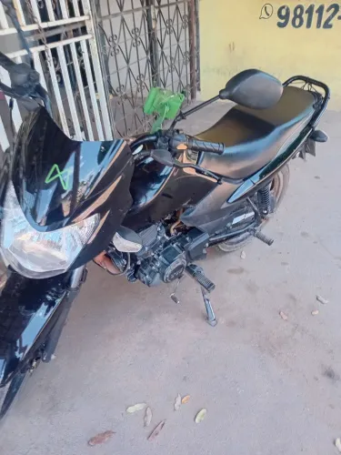 Moto muito boa e econômica 