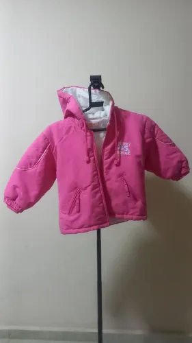 Brinquedos e roupas infantis 