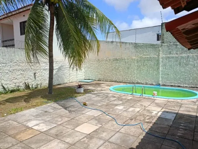 Excelente casa no bairro de ponta negra Natal-RN.