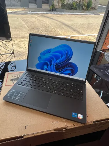 Dell inspiron 3520