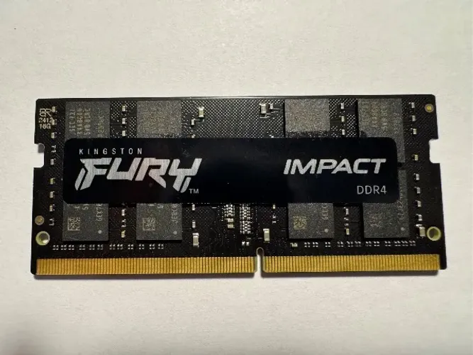 Memória RAM 16GB DDR4 3200MHz Kingston Fury Impact SODIMM para notebook - como nova